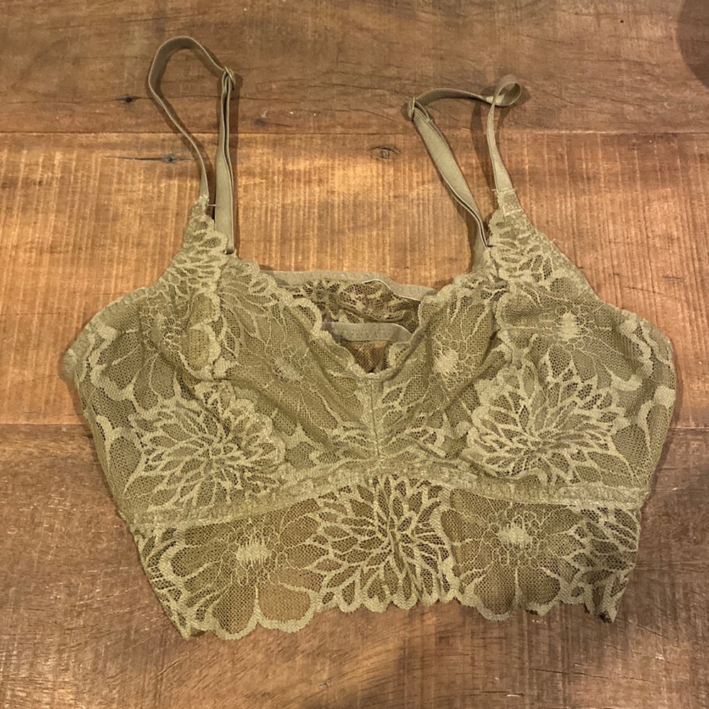 SUPER CUTE BRALETTE!